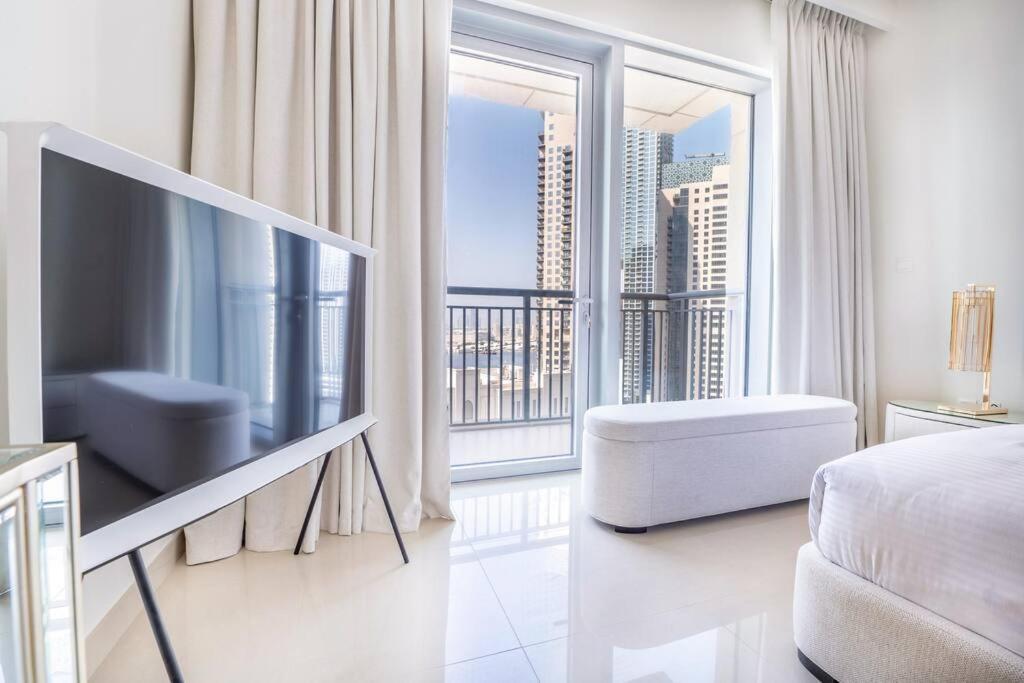 Apartment Luxury Three Bedroom In Creek